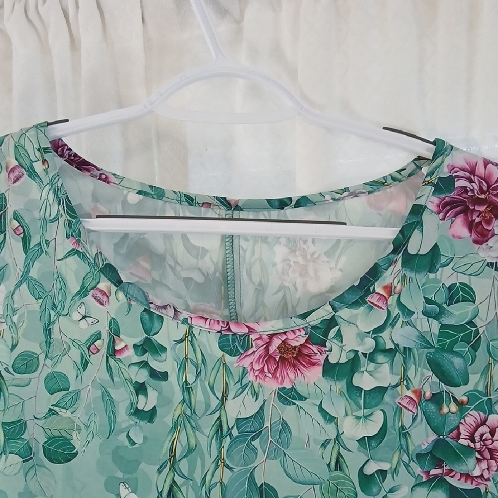 Scoop Neck Green Floral Tunic 4XL Short Sleeve Top - Picture 2 of 8